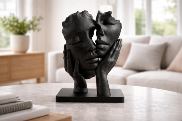 Escultura "Abrazo etéreo"