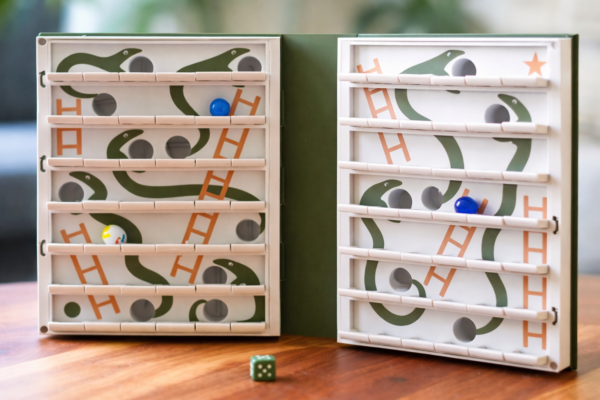 Juego Libro "Serpientes y escaleras"